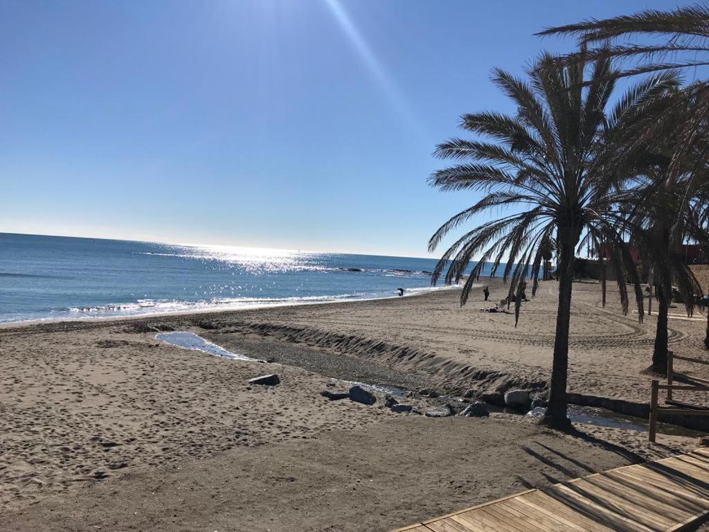 Apartmán Estudio Recien Reformado En Primera Linea De Playa Benalmádena Exteriér fotografie