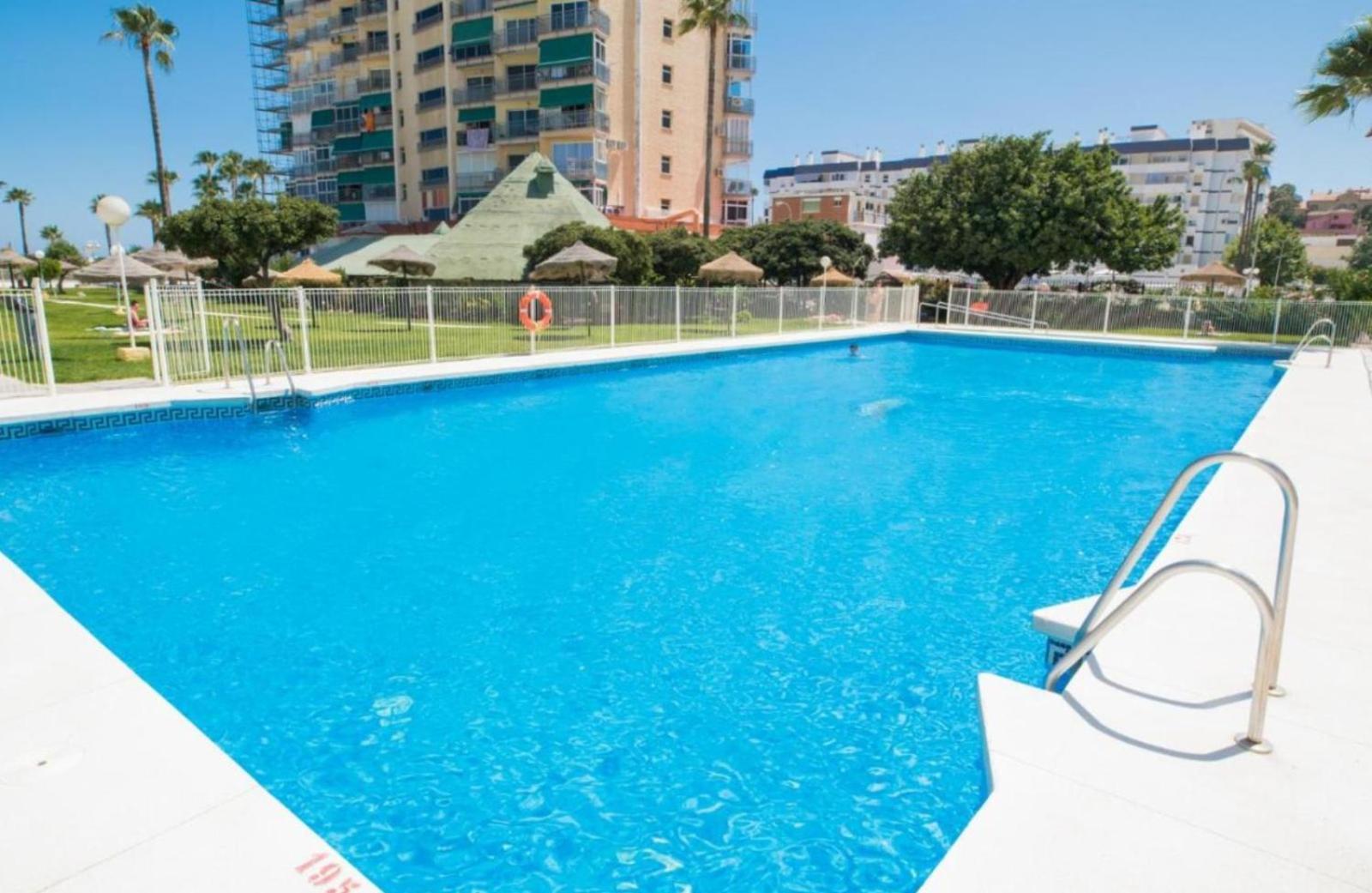 Apartmán Estudio Recien Reformado En Primera Linea De Playa Benalmádena Exteriér fotografie
